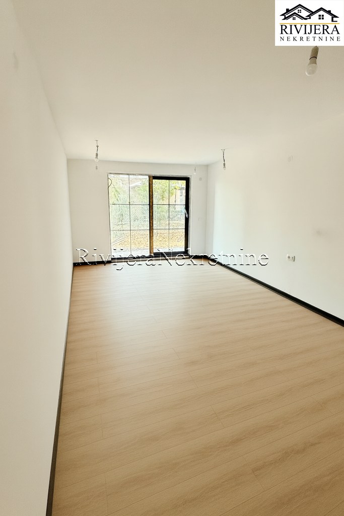 Piso en Herceg-Novi, Montenegro, 103 m² - imagen 2