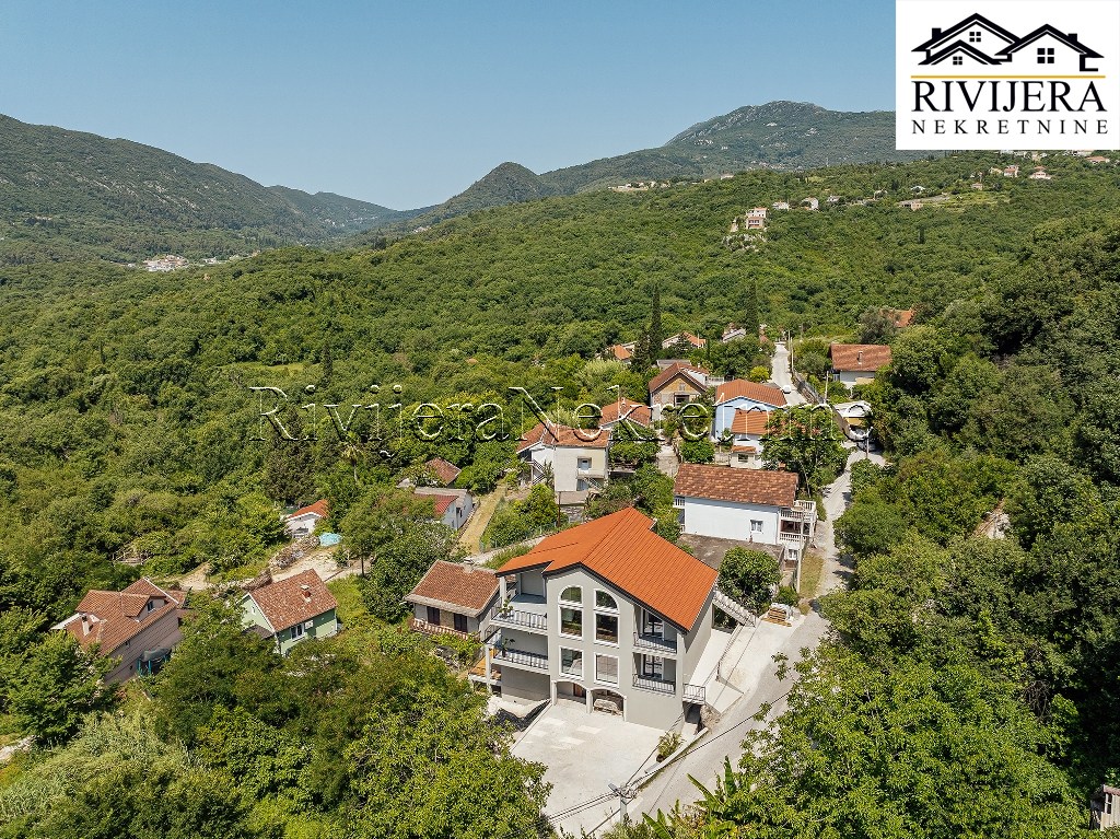 Piso en Herceg-Novi, Montenegro, 103 m² - imagen 4