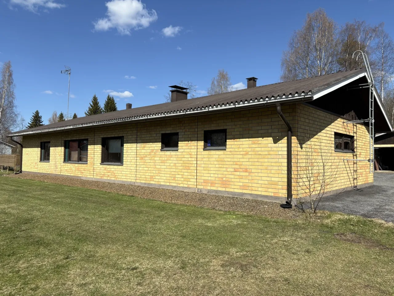 Maison à Joensuu, Finlande, 100.5 m² - image 1