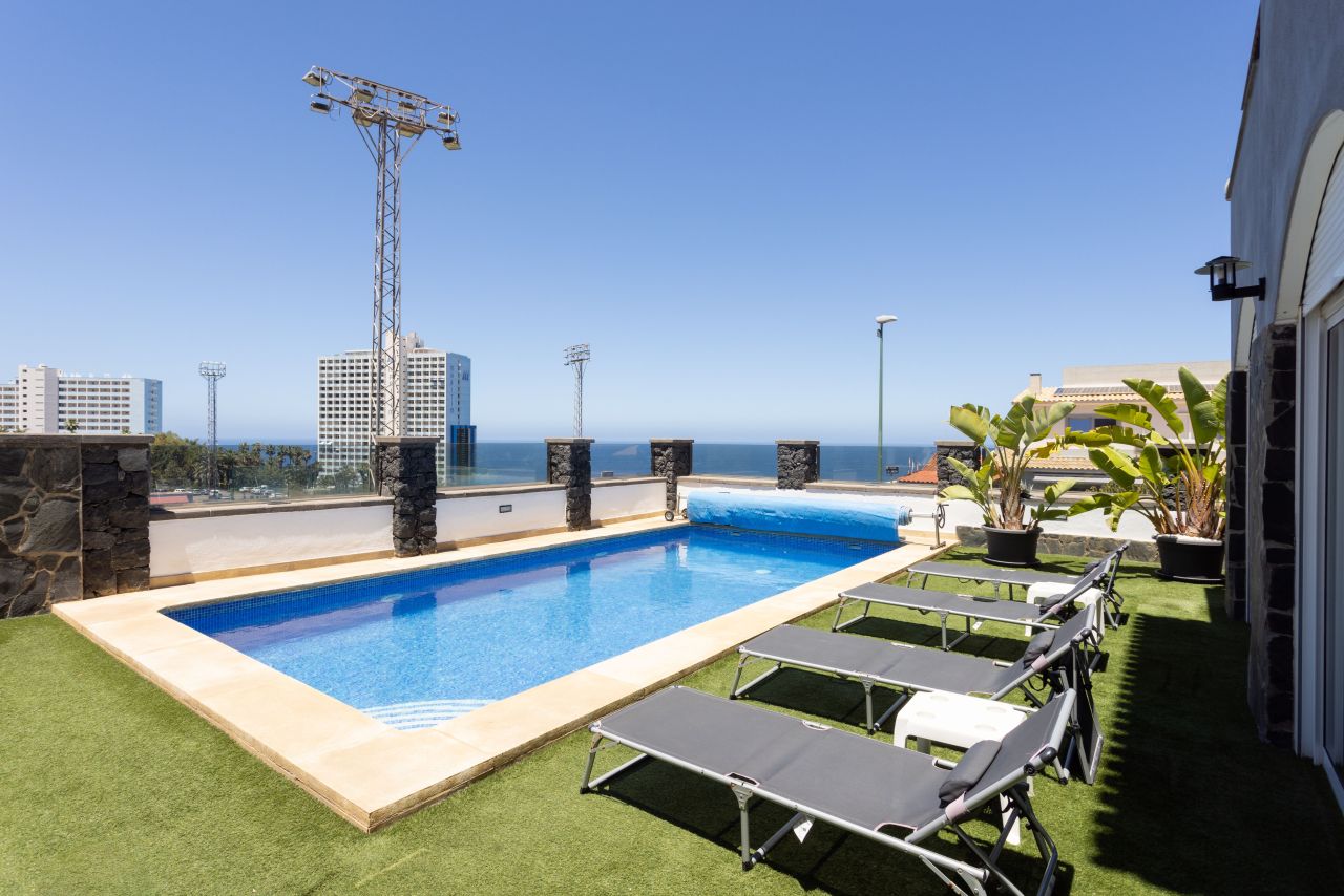 Villa à Puerto de la Cruz, Espagne, 800 m² - image 1