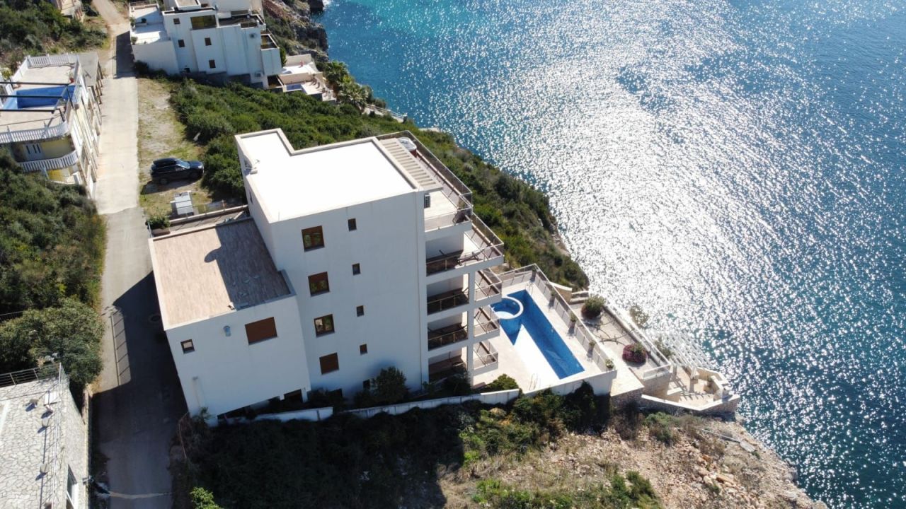 Hotel in Dobra Voda, Montenegro, 917 m² - picture 4