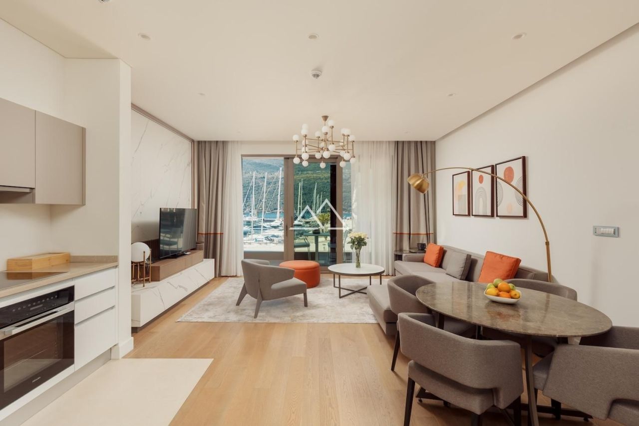 Apartment in Kumbor, Montenegro, 82 m² - picture 2