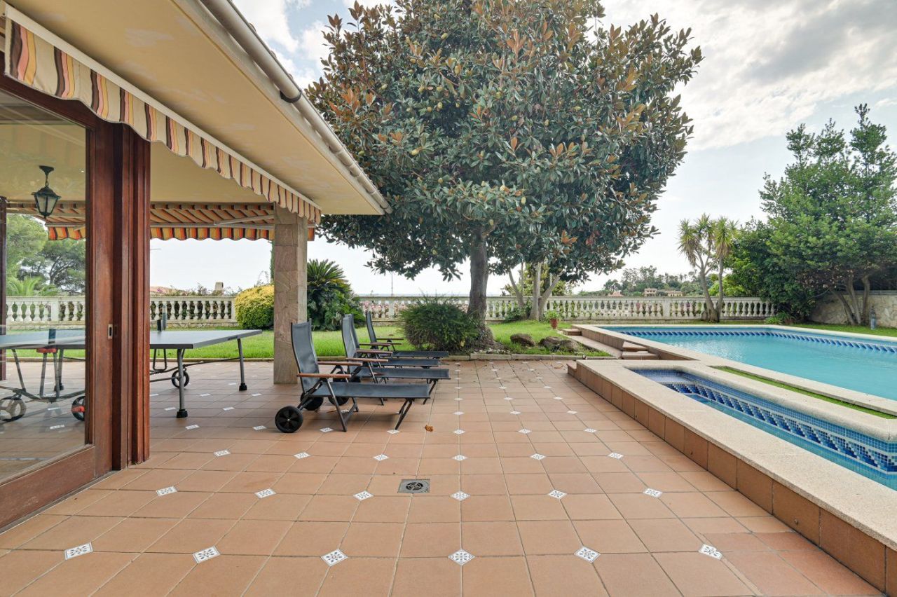 Casa en la Costa Brava, España, 654 m² - imagen 5