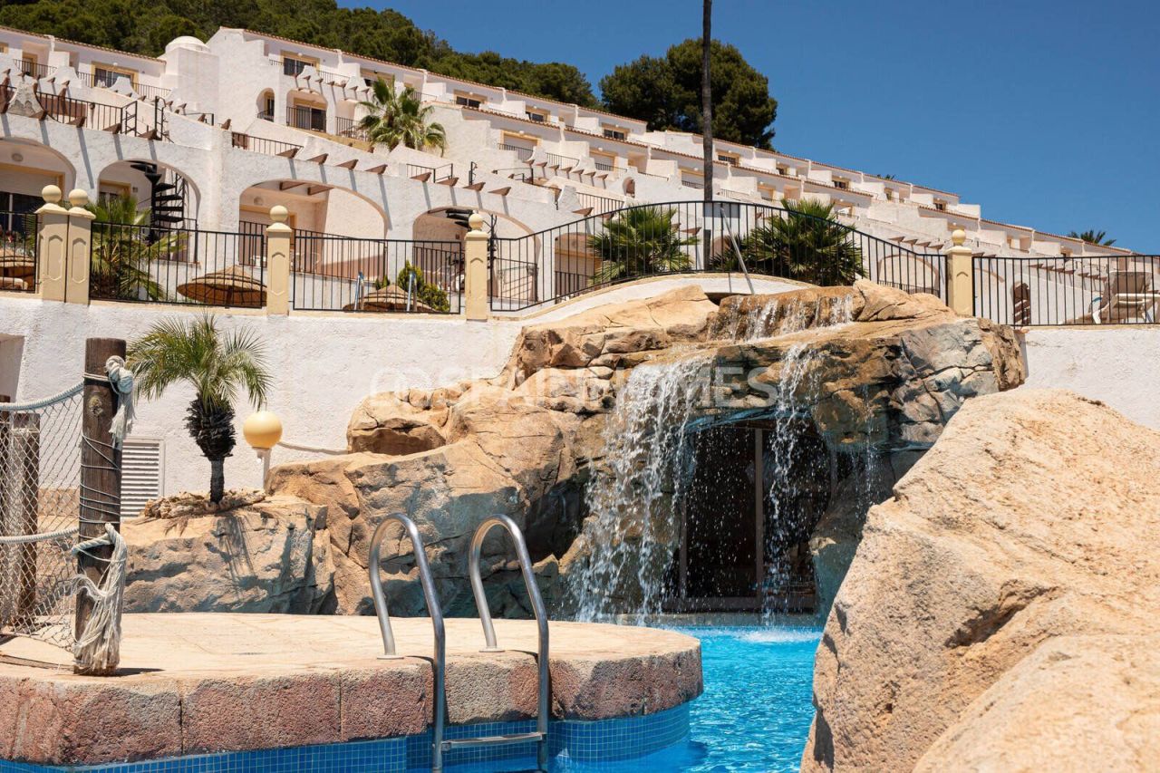 Appartement à Calp, Espagne, 56 m² - image 1