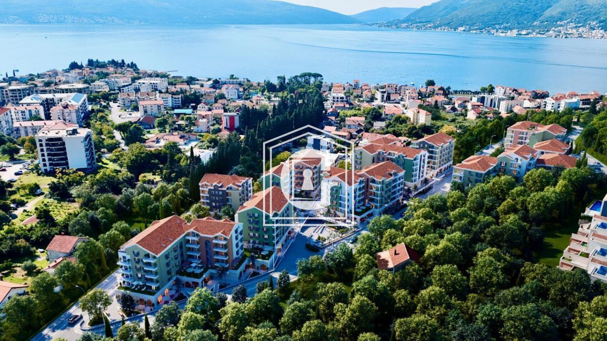 Apartment in Tivat, Montenegro, 51 m² - picture 4