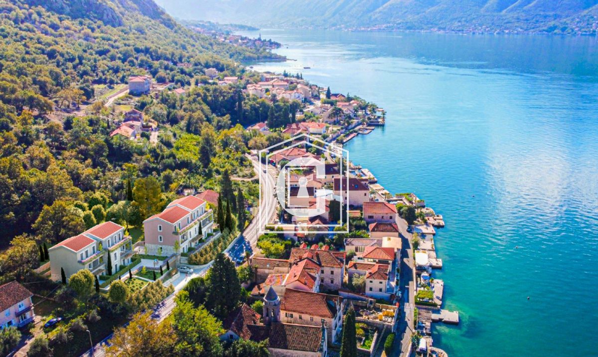 Apartment in Kotor, Montenegro, 56 m² - picture 7