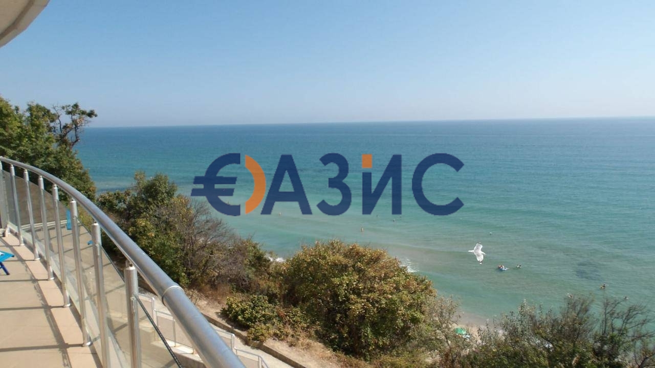 Apartment in Byala, Bulgaria, 90.1 m² - picture 1