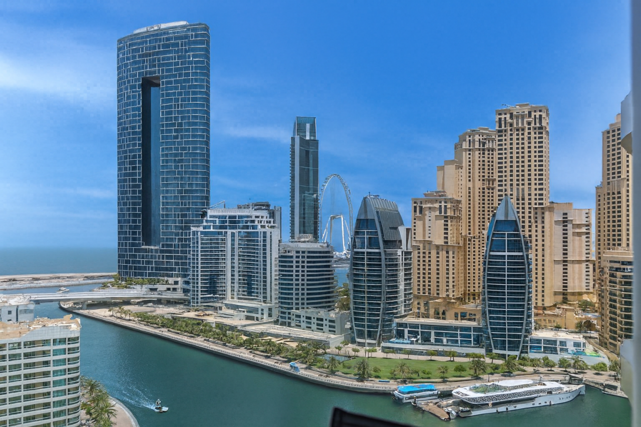 Apartment in Dubai, UAE, 45 m² - picture 1