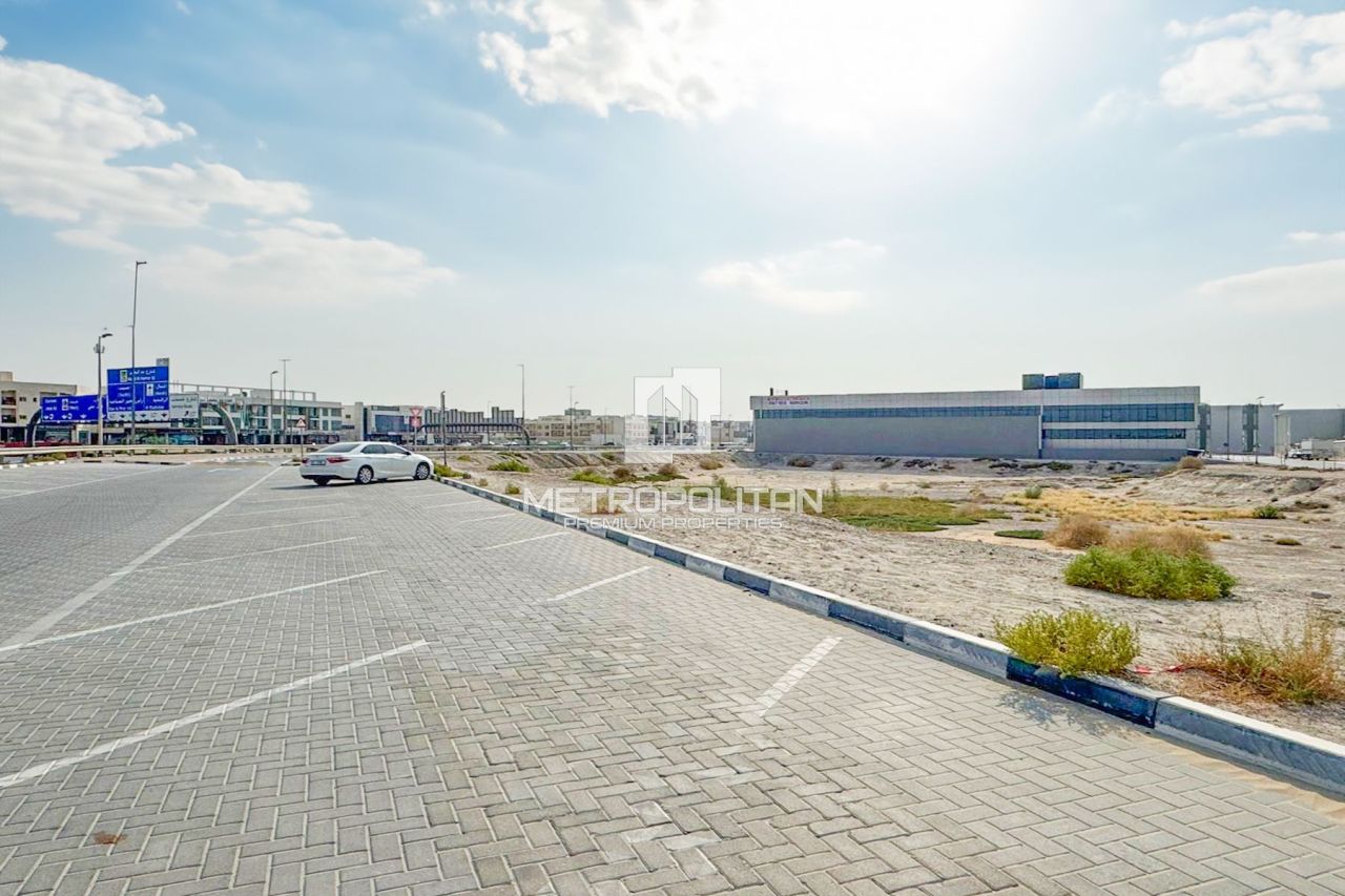 Biens commerciaux à Dubaï, EAU, 2 750 m² - image 4