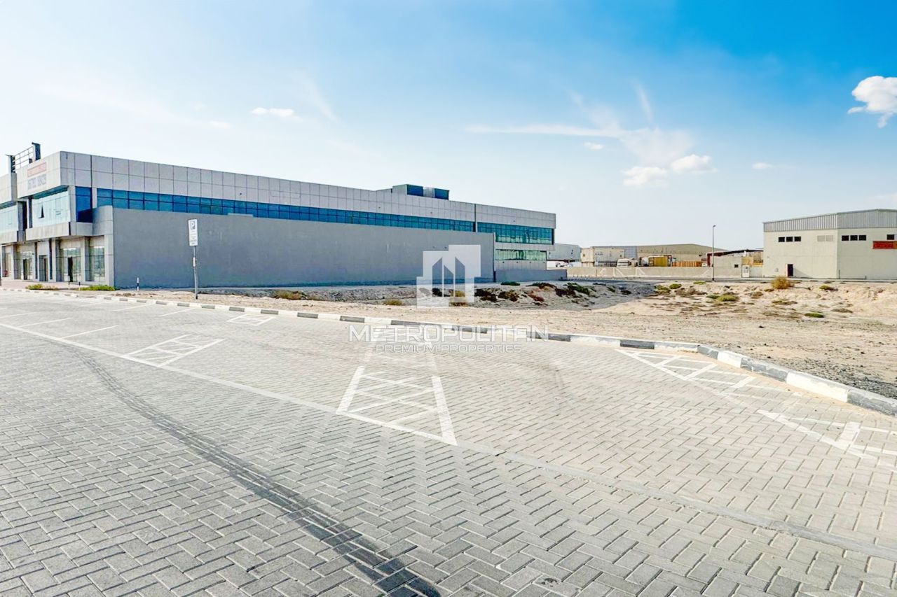 Biens commerciaux à Dubaï, EAU, 2 750 m² - image 5