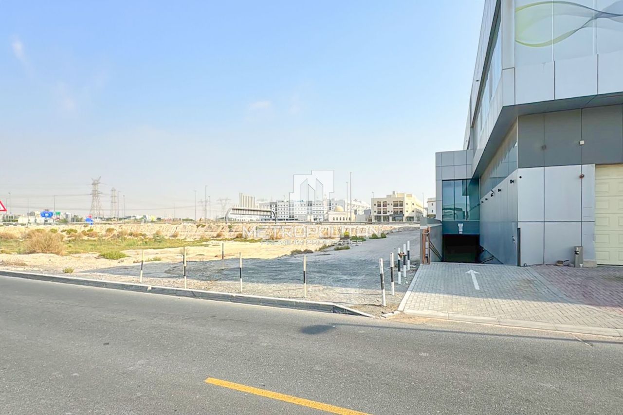 Biens commerciaux à Dubaï, EAU, 2 750 m² - image 7
