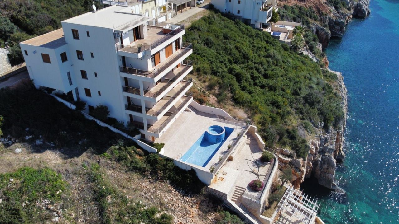 Projet d'investissement à Dobra Voda, Monténégro, 15 000 m² - image 5