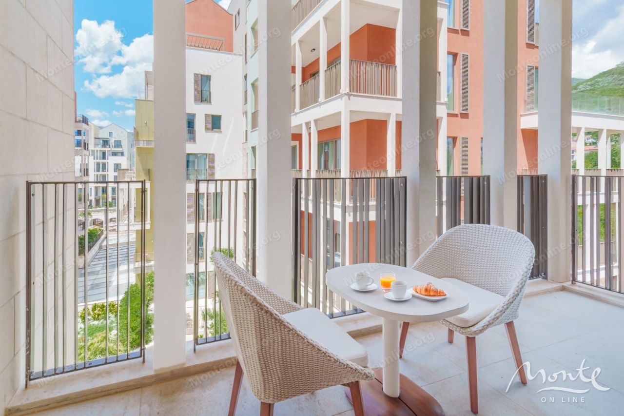 Flat in Tivat, Montenegro, 55 m² - picture 1