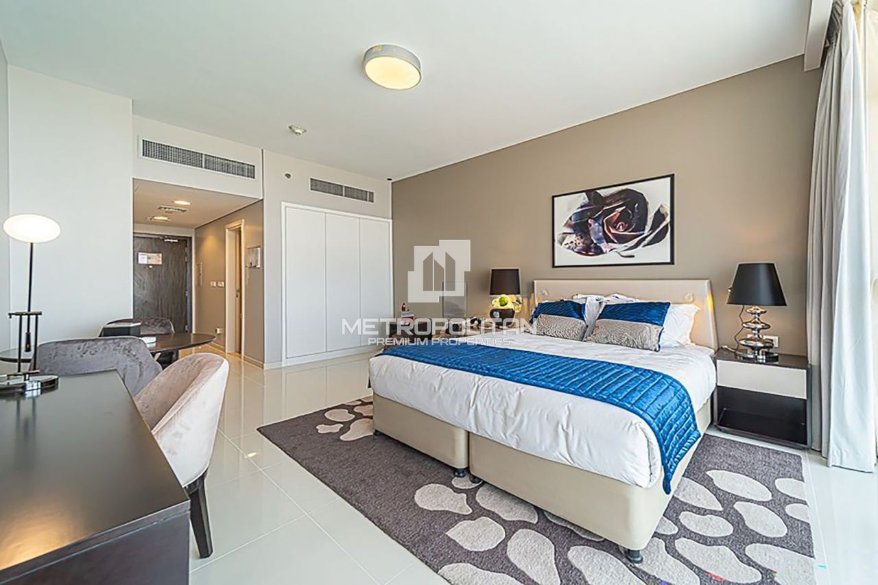 Apartment in Dubai, UAE, 44 m² - picture 1
