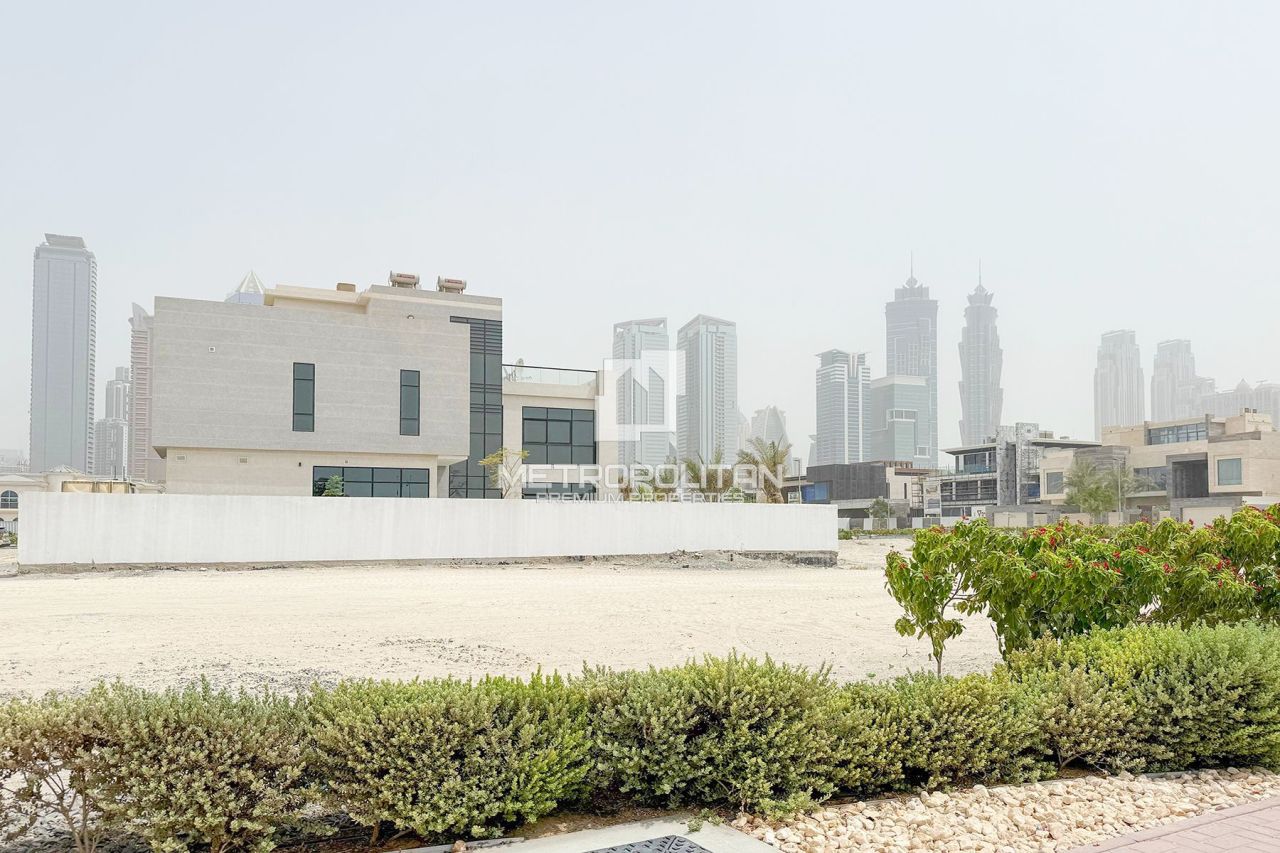 Land in Dubai, UAE, 1 079 m² - picture 4