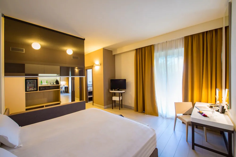 Hotel en Cagliari, Italia, 6 000 m² - imagen 1