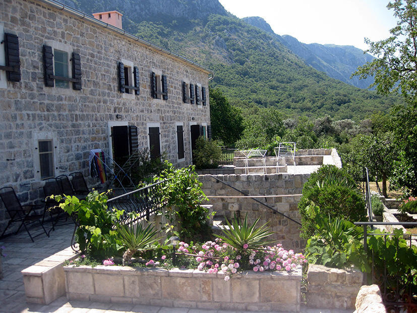 Casa en Budva, Montenegro, 349 m² - imagen 10