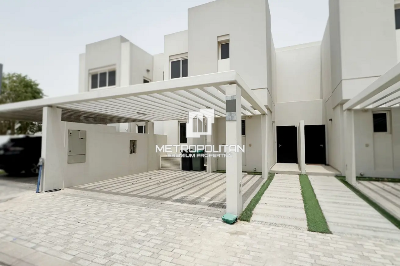 Maison urbaine à Dubaï, EAU, 160 m² - image 1