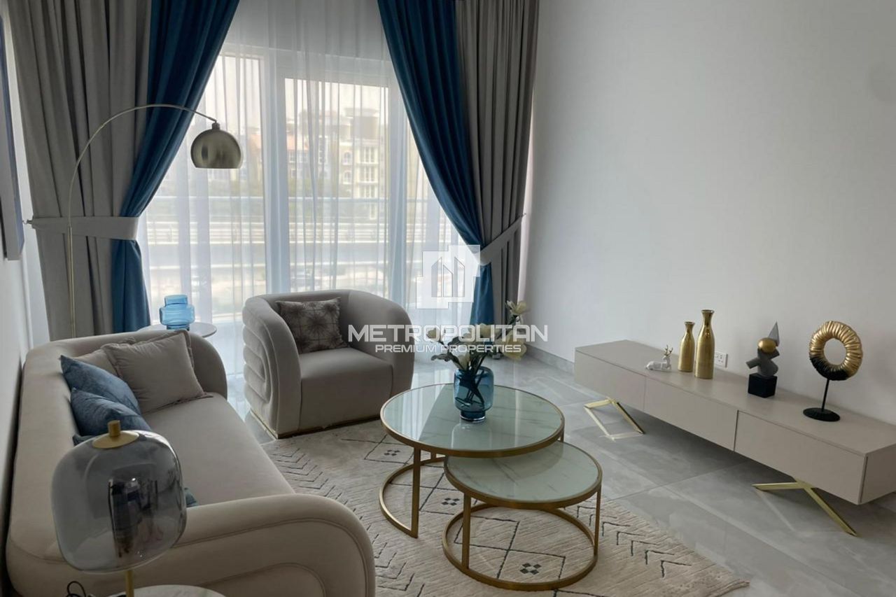 Apartment in Dubai, UAE, 104 m² - picture 1