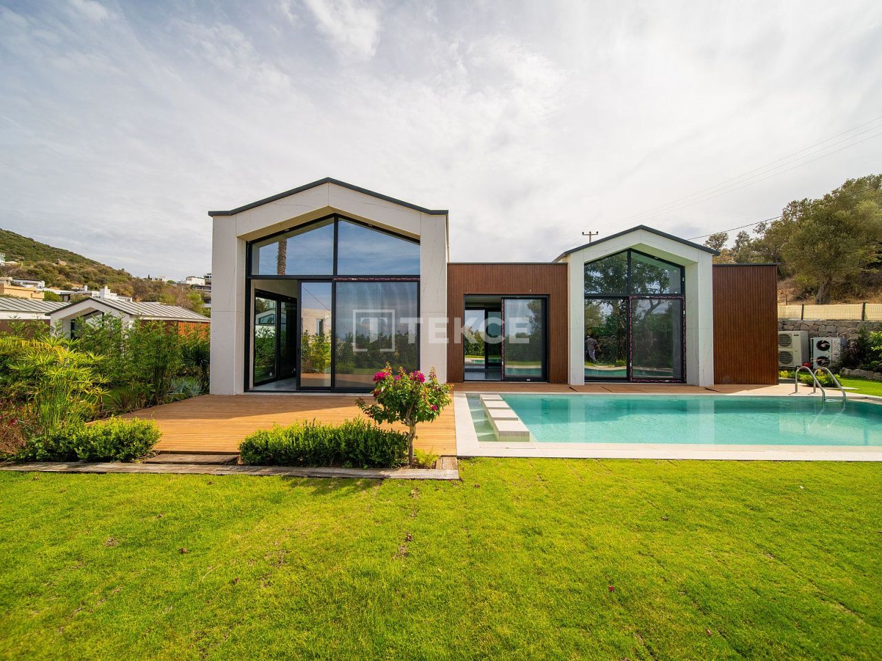 Villa à Bodrum, Turquie, 400 m² - image 1