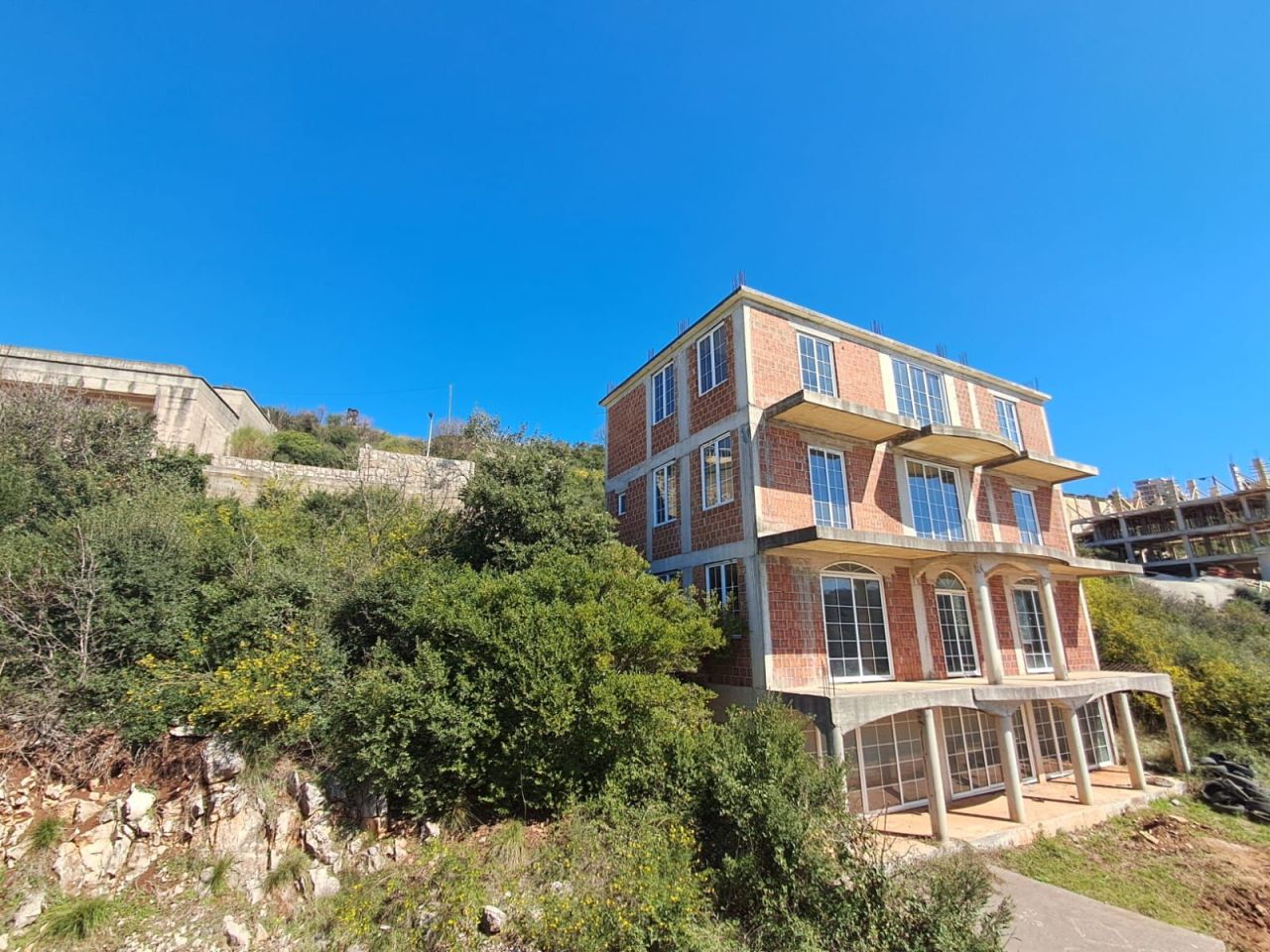 Projet d'investissement à Dobra Voda, Monténégro, 15 000 m² - image 10