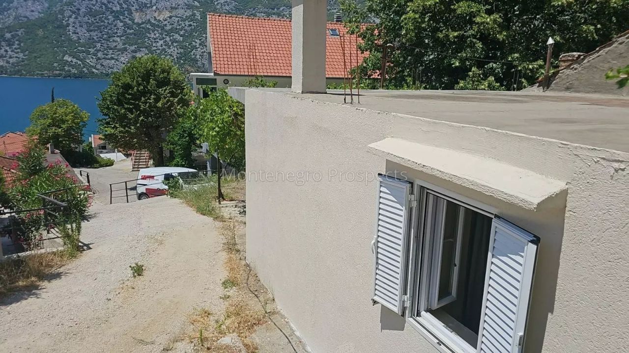 Casa a Risan, Montenegro, 50 m² - foto 4