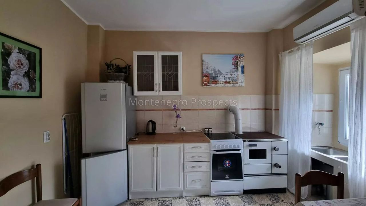 Maison à Risan, Monténégro, 50 m² - image 1