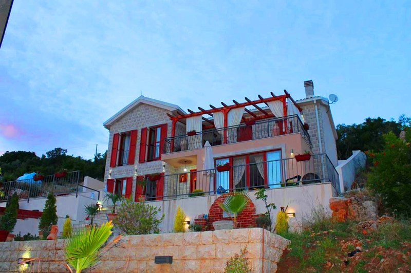 Villa in Budva, Montenegro, 220 m² - Foto 1