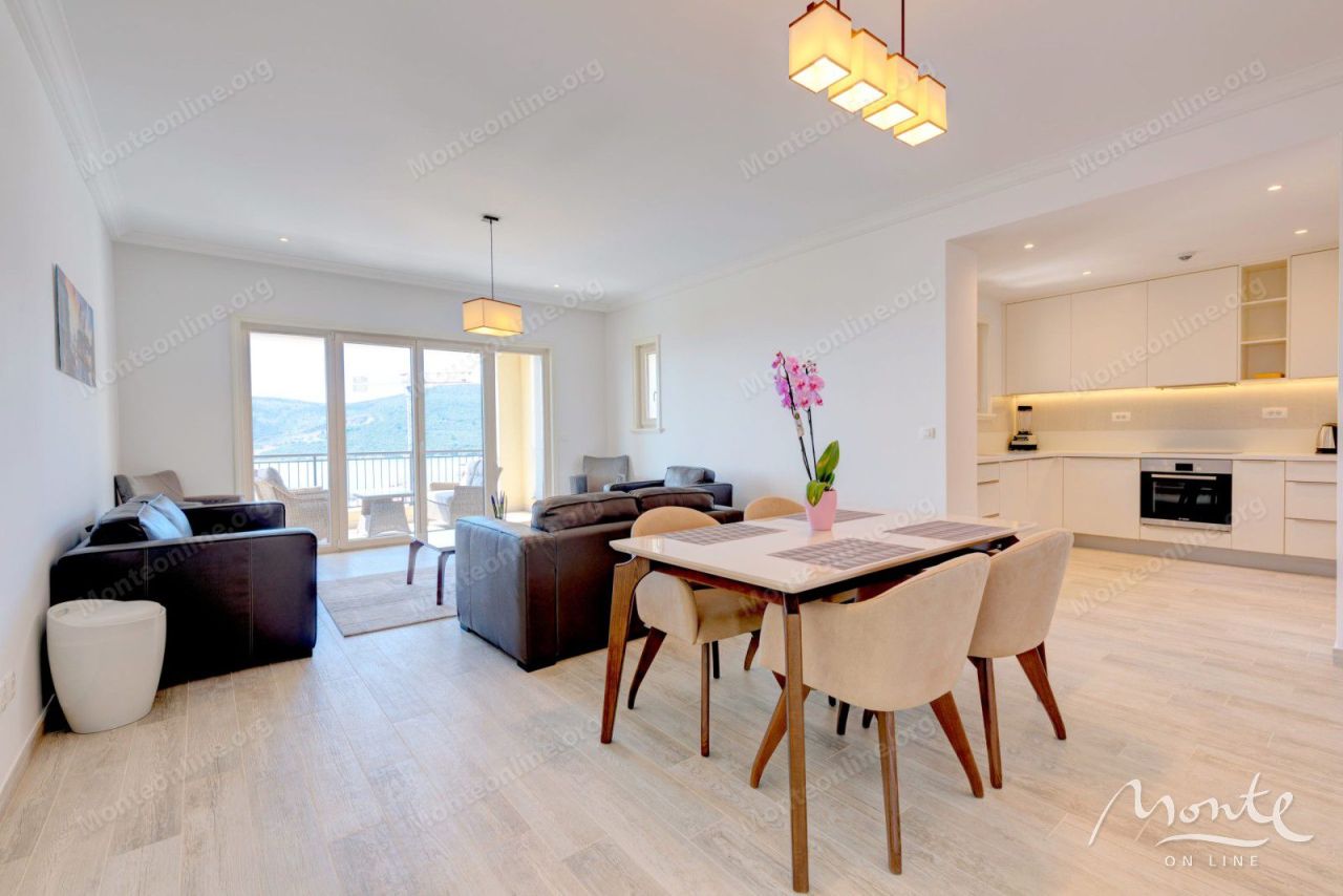 Wohnung in Tivat, Montenegro, 143 m² - Foto 1