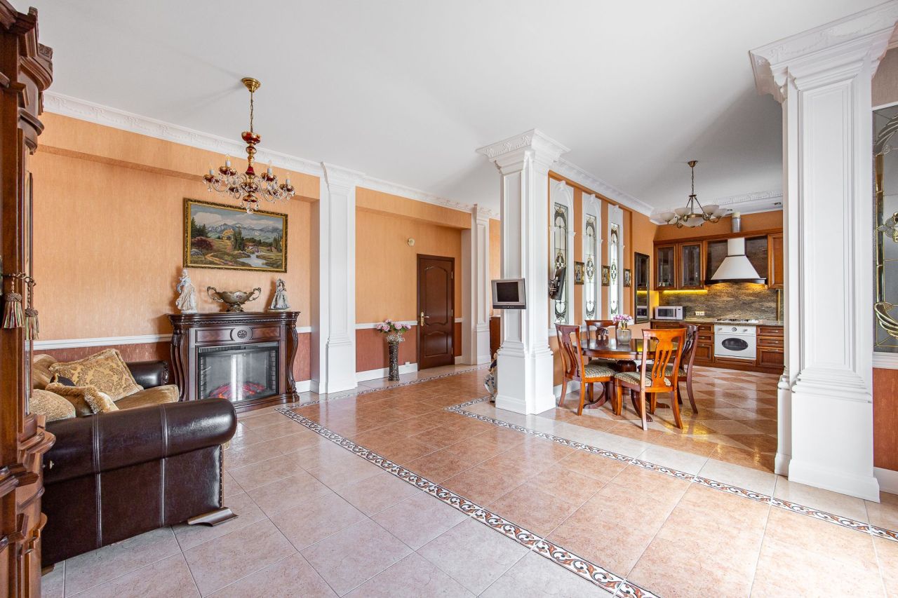 Cottage Tarasovo, Belarus, 443.2 m² - picture 15