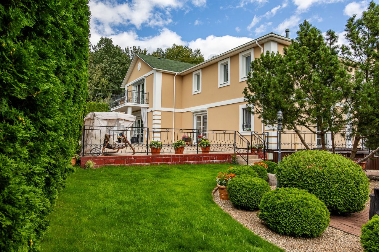 Cottage Tarasovo, Belarus, 443.2 m² - picture 1