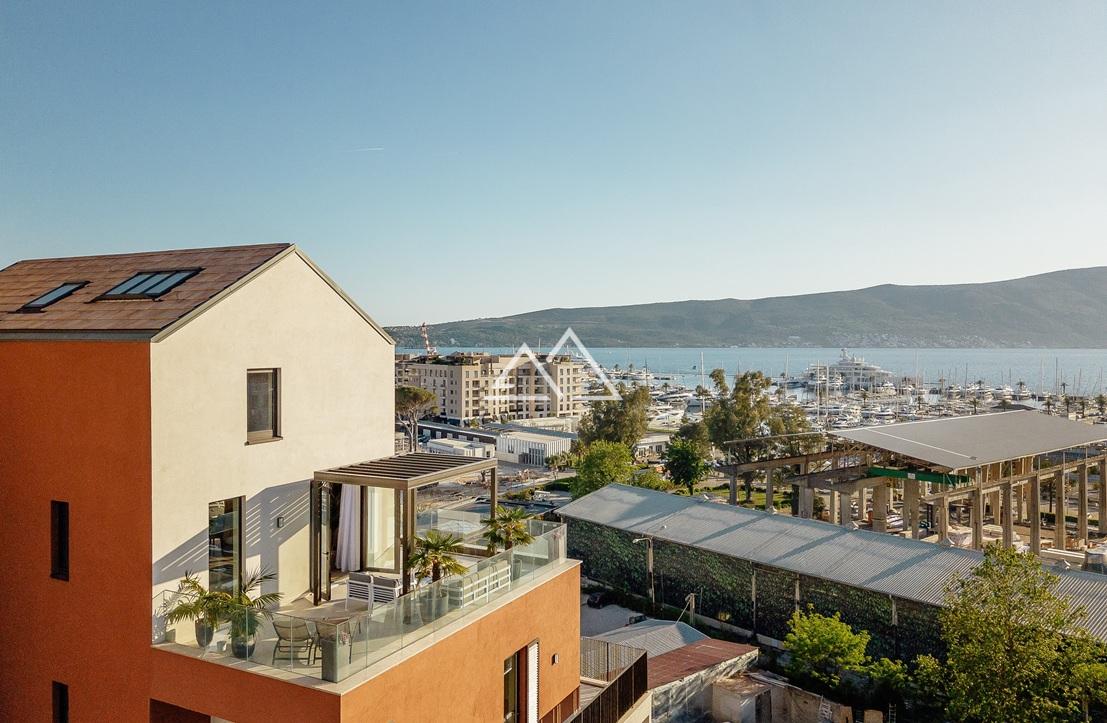 Appartement à Tivat, Monténégro, 179 m² - image 1