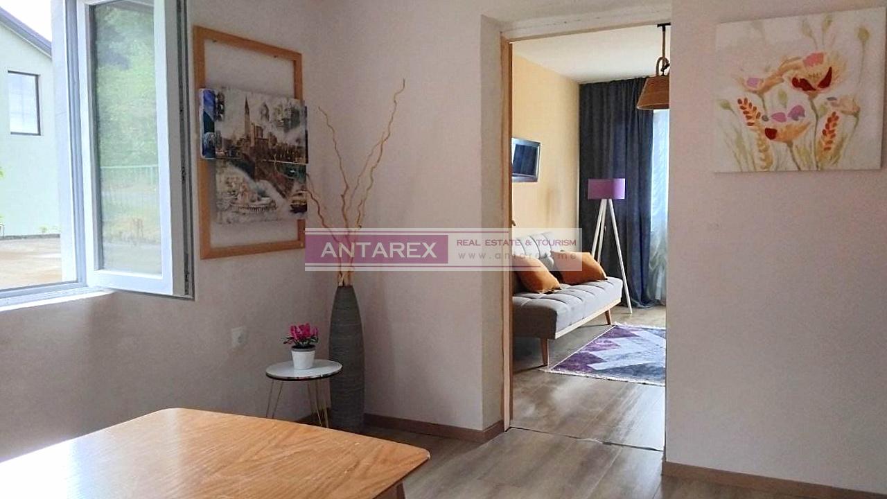 Apartment in Herceg-Novi, Montenegro, 54 m² - picture 1