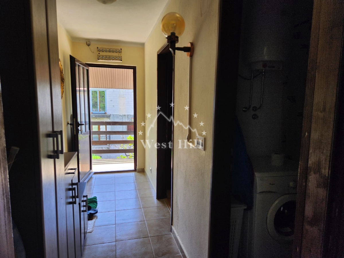 Maison à Herceg-Novi, Monténégro, 98 m² - image 1
