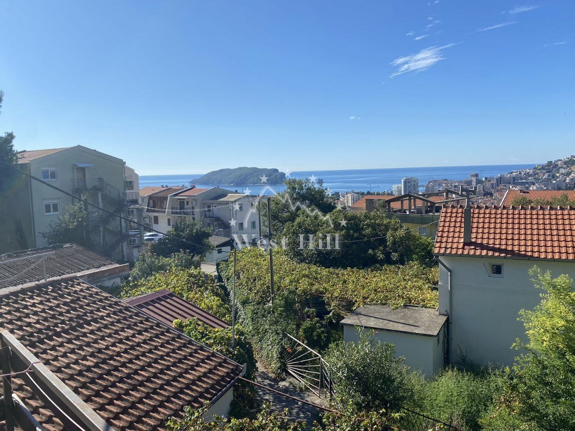Haus in Budva, Montenegro, 300 m² - Foto 1