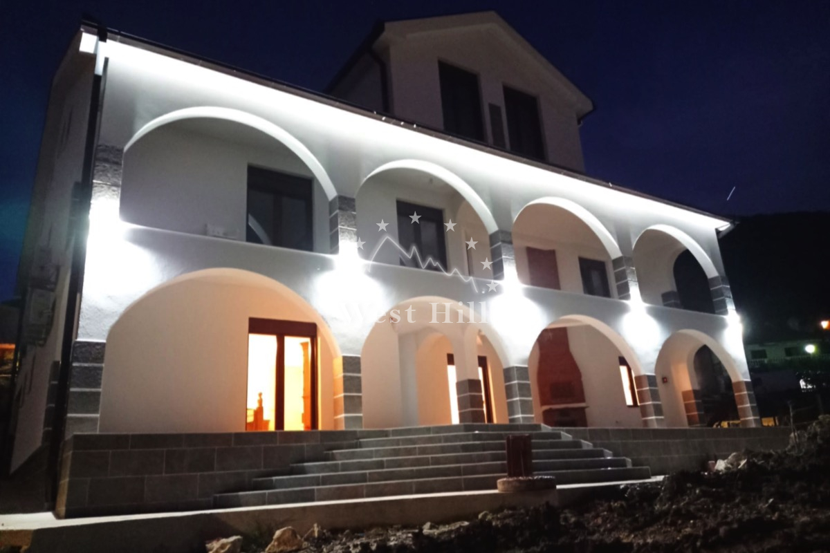 Maison à Igalo, Monténégro, 384 m² - image 3