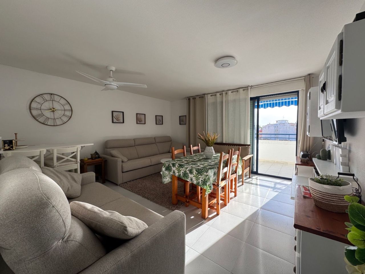Apartment in Torrevieja, Spain, 70 m² - picture 1