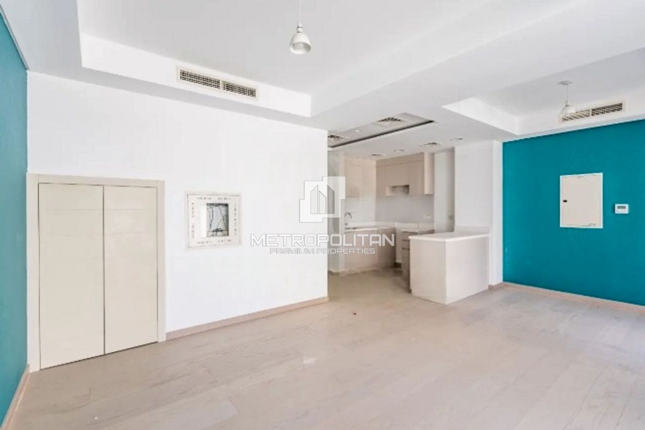 Townhouse in Dubai, UAE, 112 m² - picture 2
