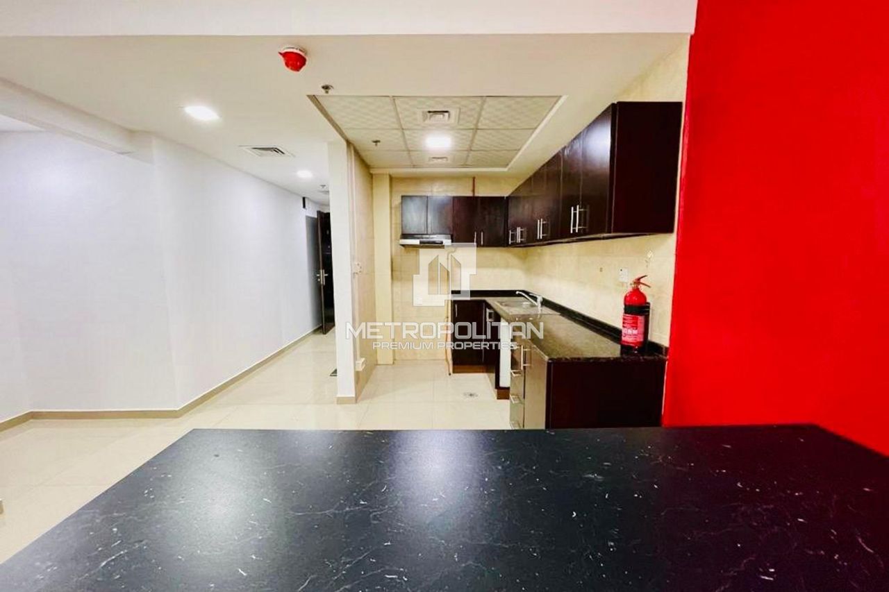 Apartment in Dubai, UAE, 63 m² - picture 4