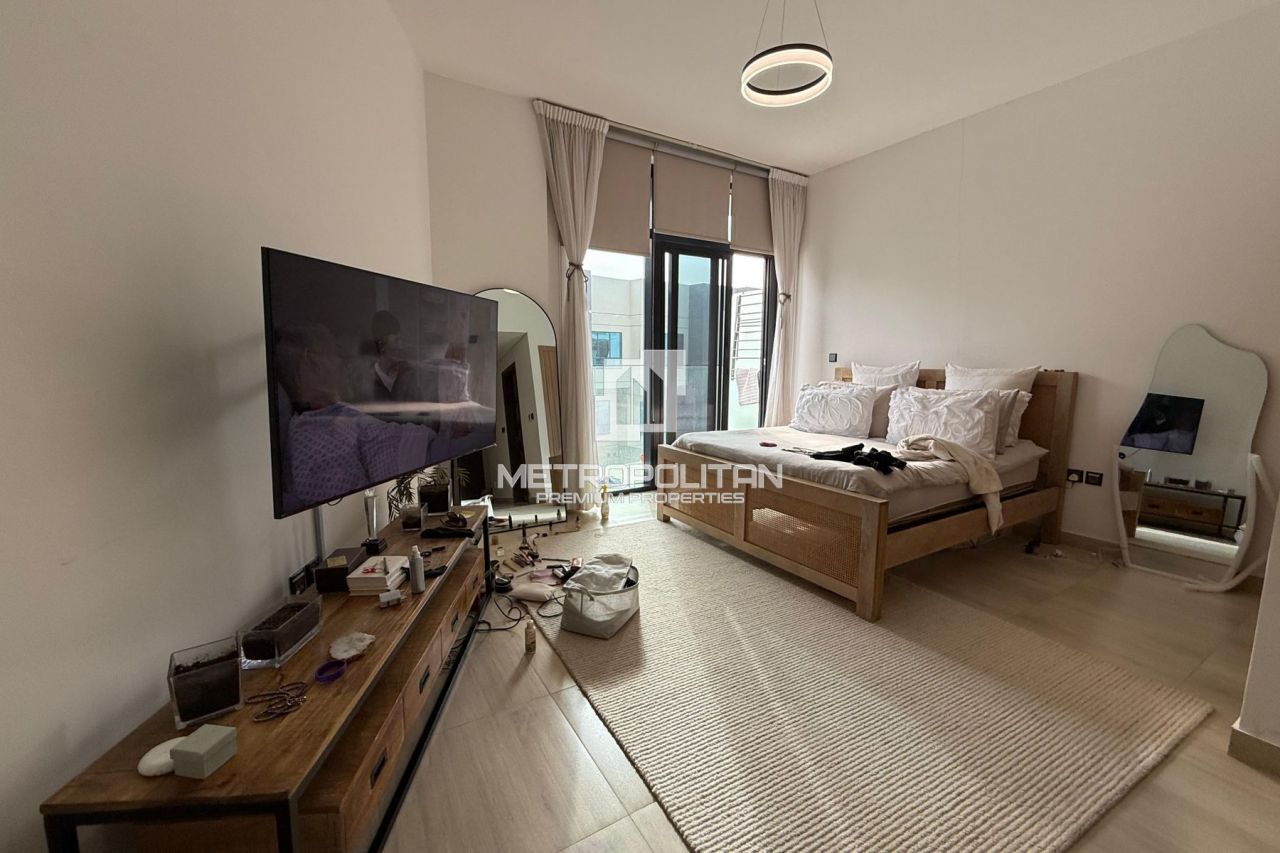 Apartment in Dubai, UAE, 50 m² - picture 7