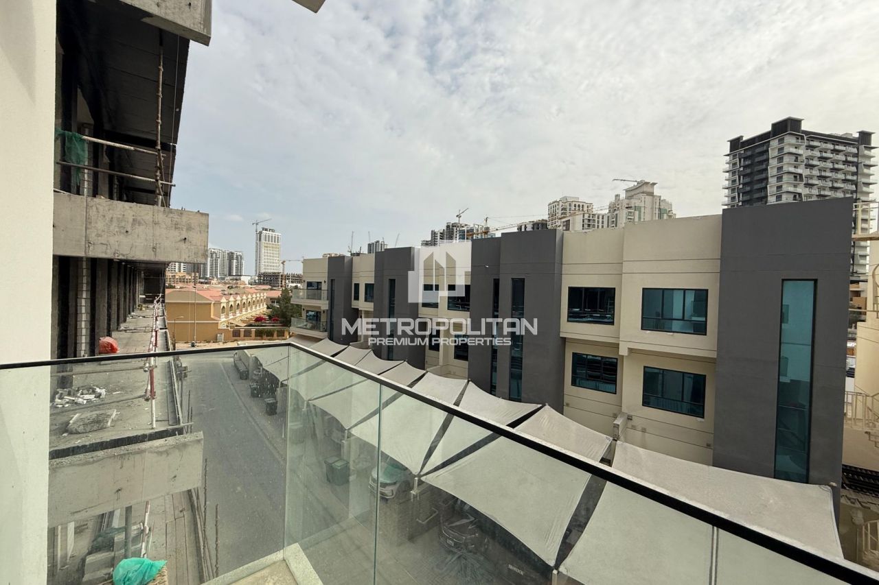 Apartment in Dubai, UAE, 50 m² - picture 11