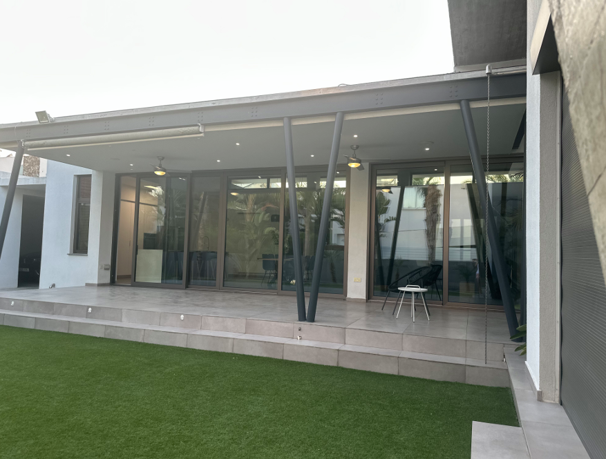 Casa en Germasogeia, Chipre, 226 m² - imagen 1