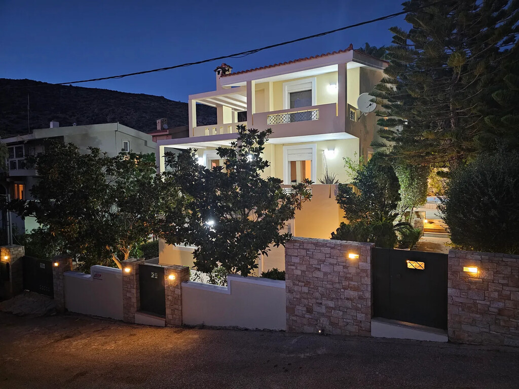 Villa in Attica, Greece, 220 m² - picture 1