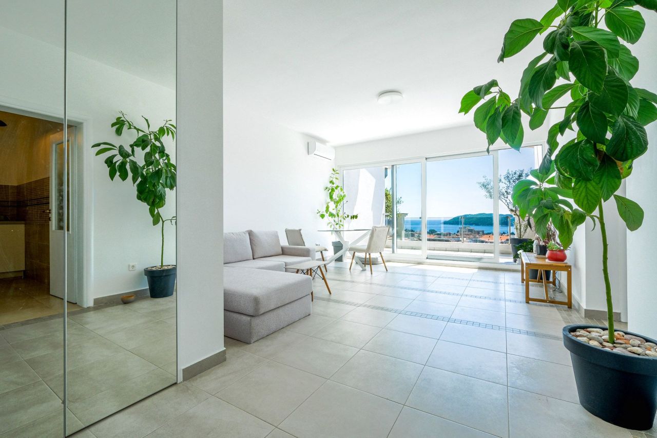 Apartamento en Budva, Montenegro, 65 m² - imagen 2