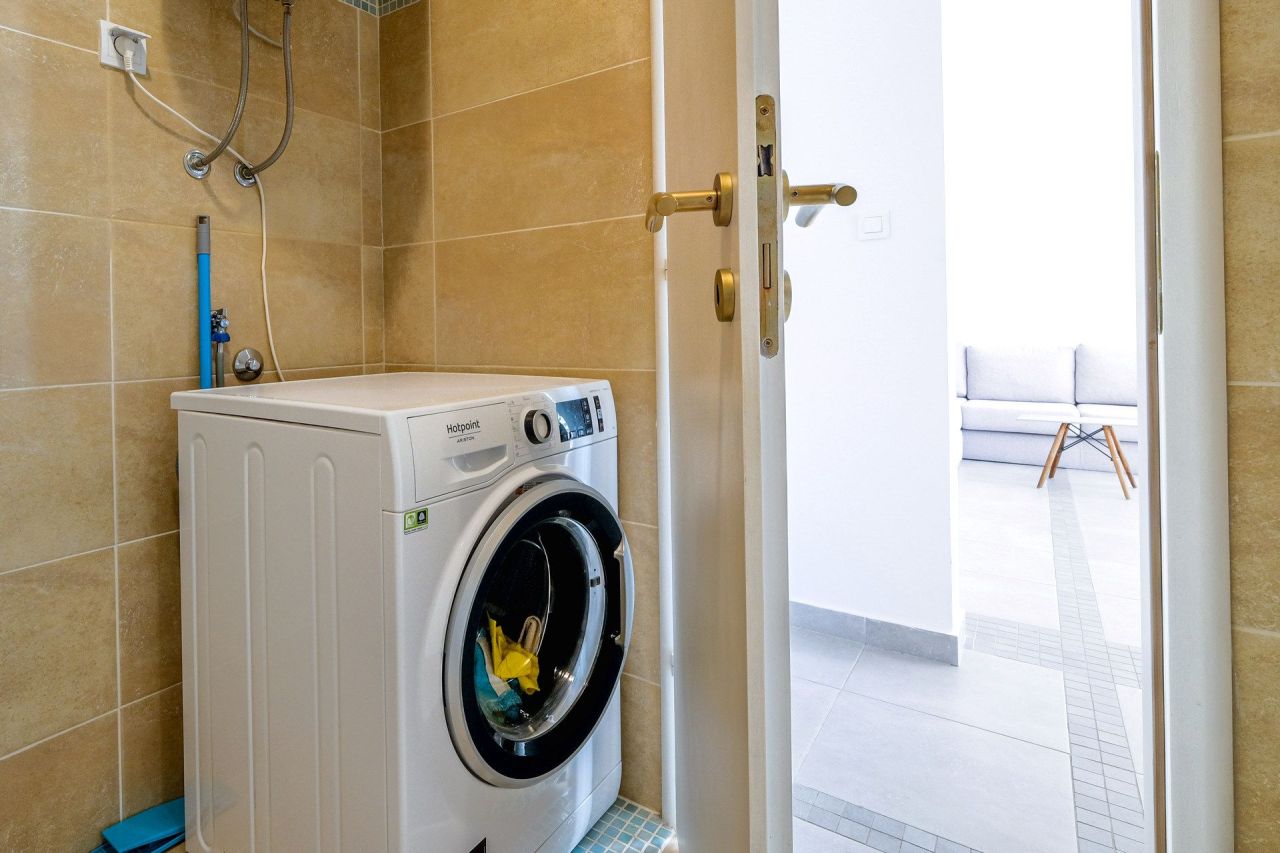 Apartamento en Budva, Montenegro, 65 m² - imagen 11