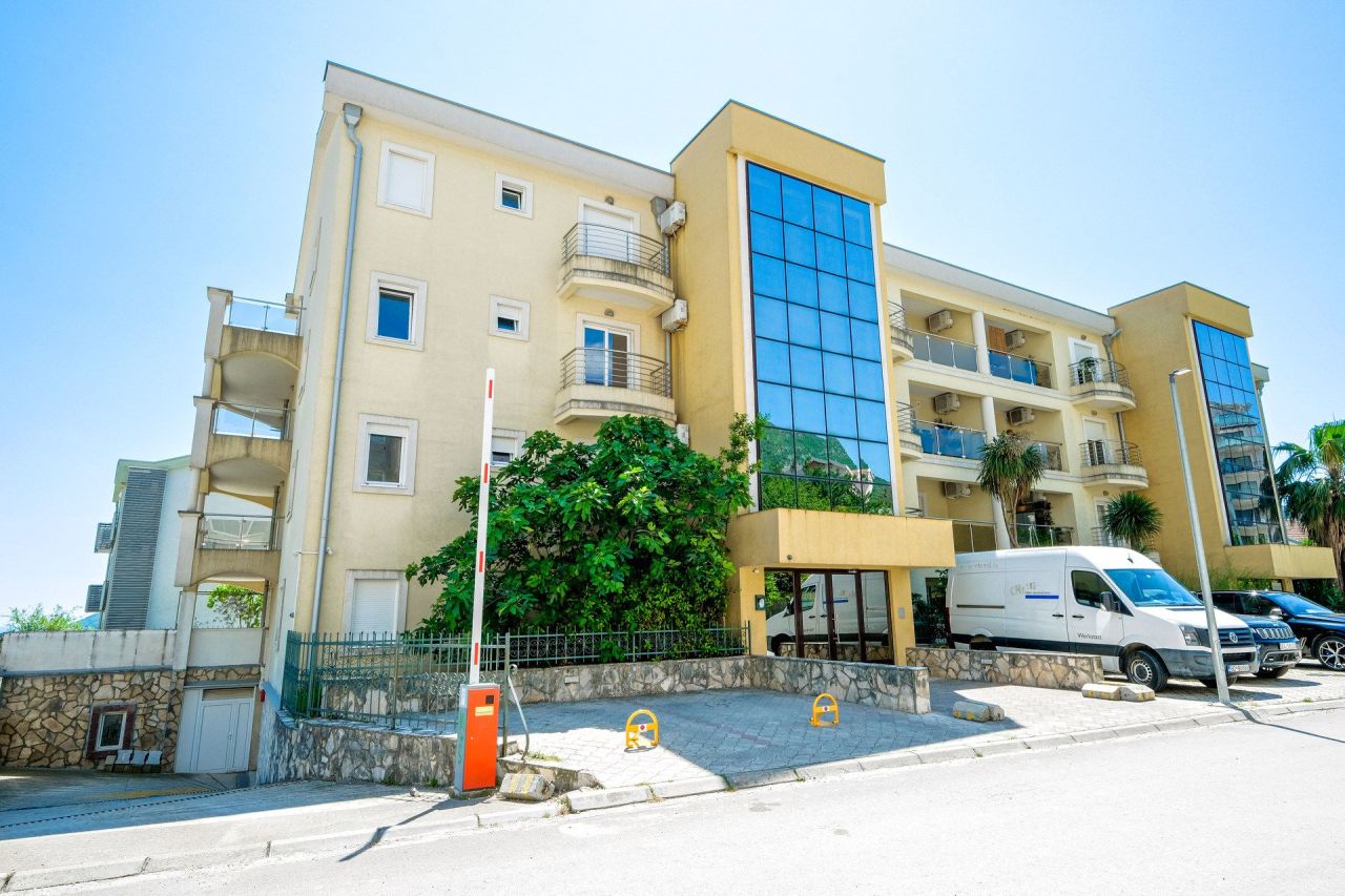Apartamento en Budva, Montenegro, 65 m² - imagen 18