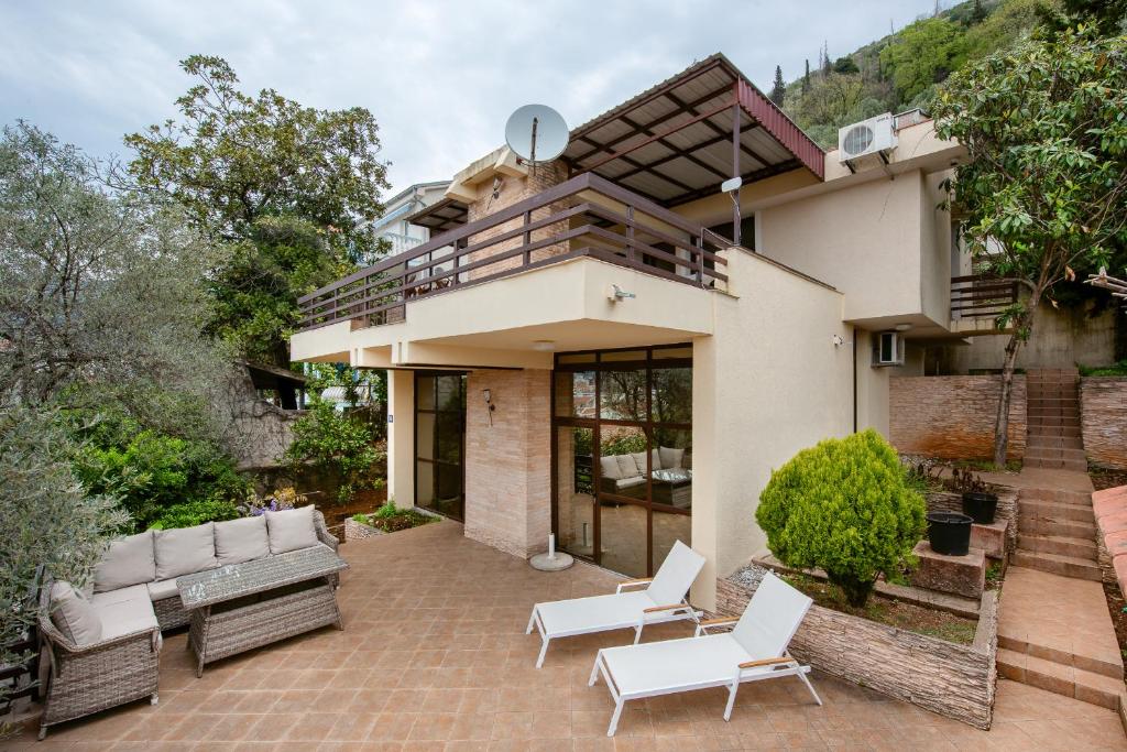 Villa in Budva, Montenegro, 155 m² - picture 1