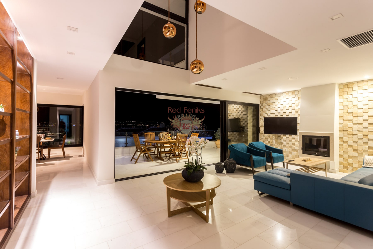 Casa en Herceg-Novi, Montenegro, 323 m² - imagen 2