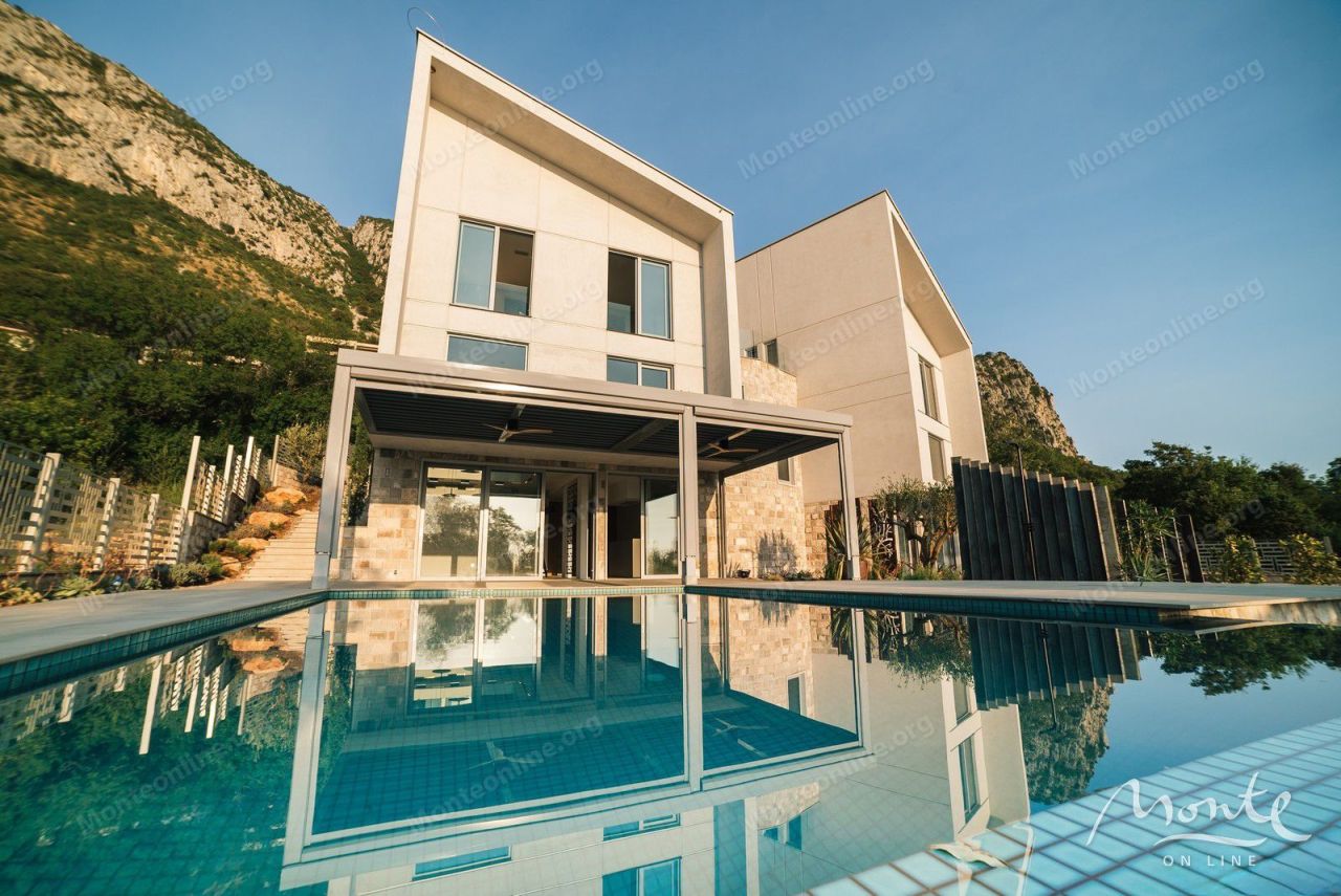 Villa in Budva, Montenegro, 227 m² - picture 1