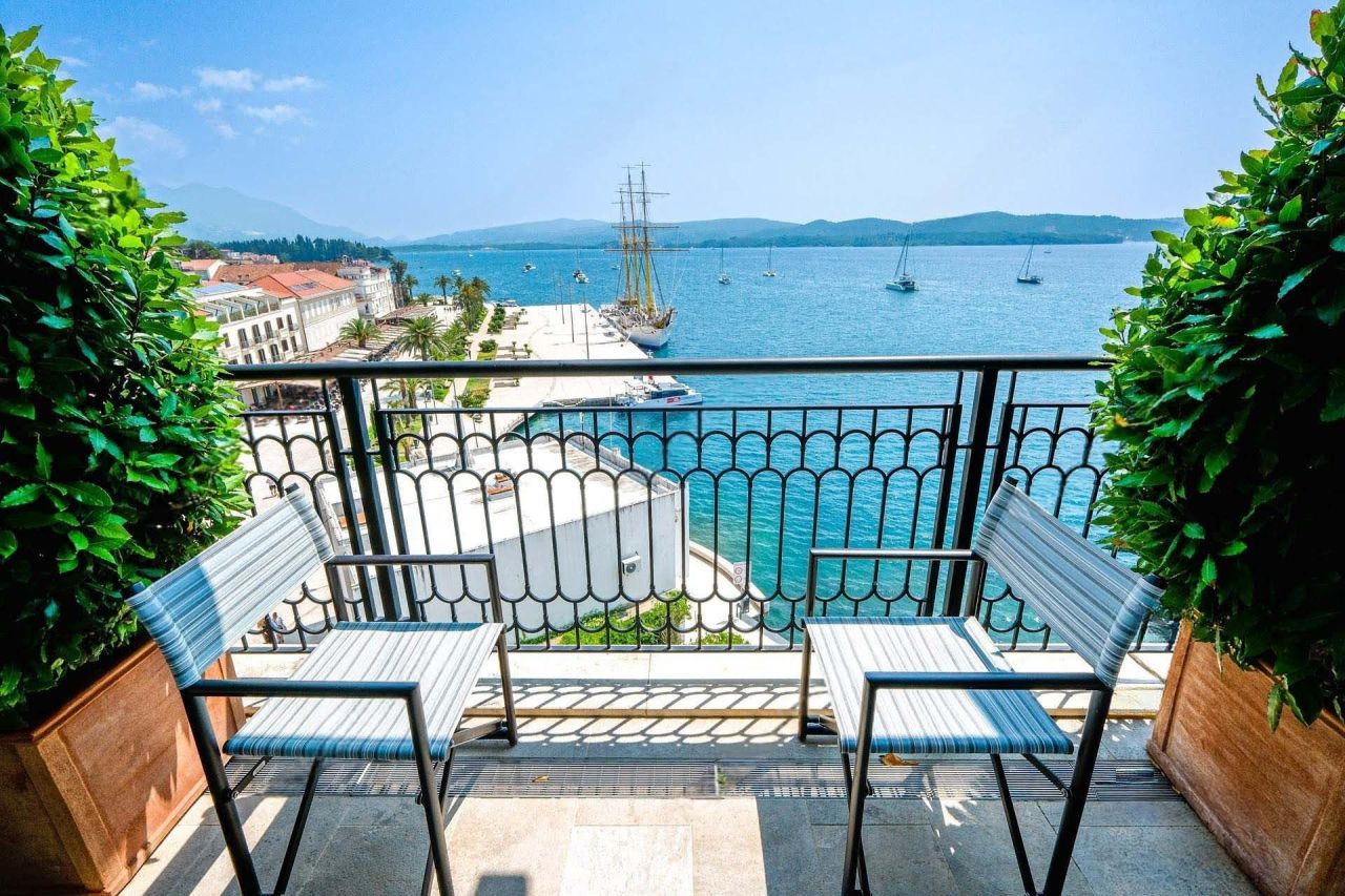 Flat in Tivat, Montenegro, 135 m² - picture 2